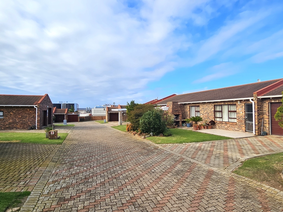 2 Bedroom Property for Sale in C Place Eastern Cape